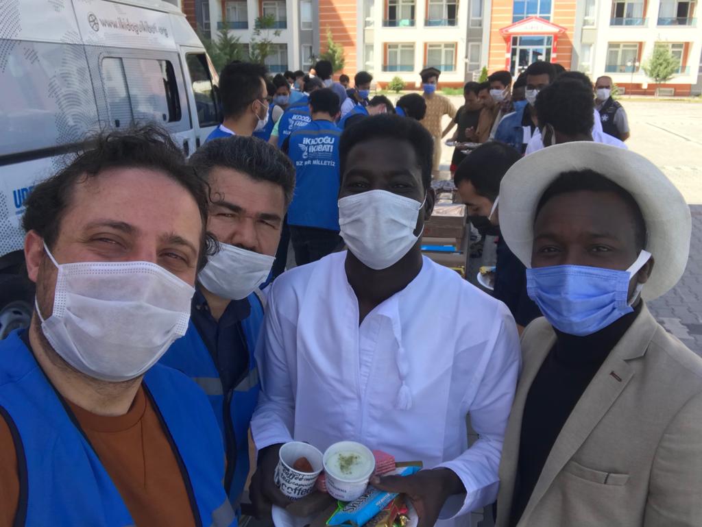 İki Doğu İki Batı’dan Bayram Sürprizi