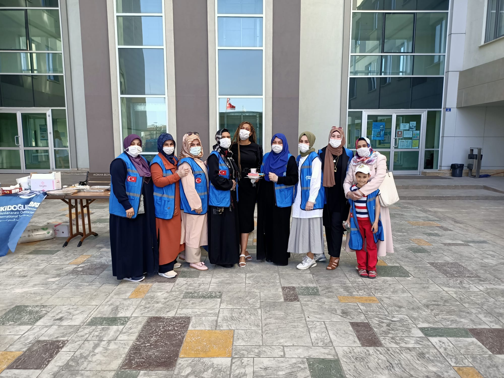 İki Doğu İki Batı’dan Bayram Sürprizi