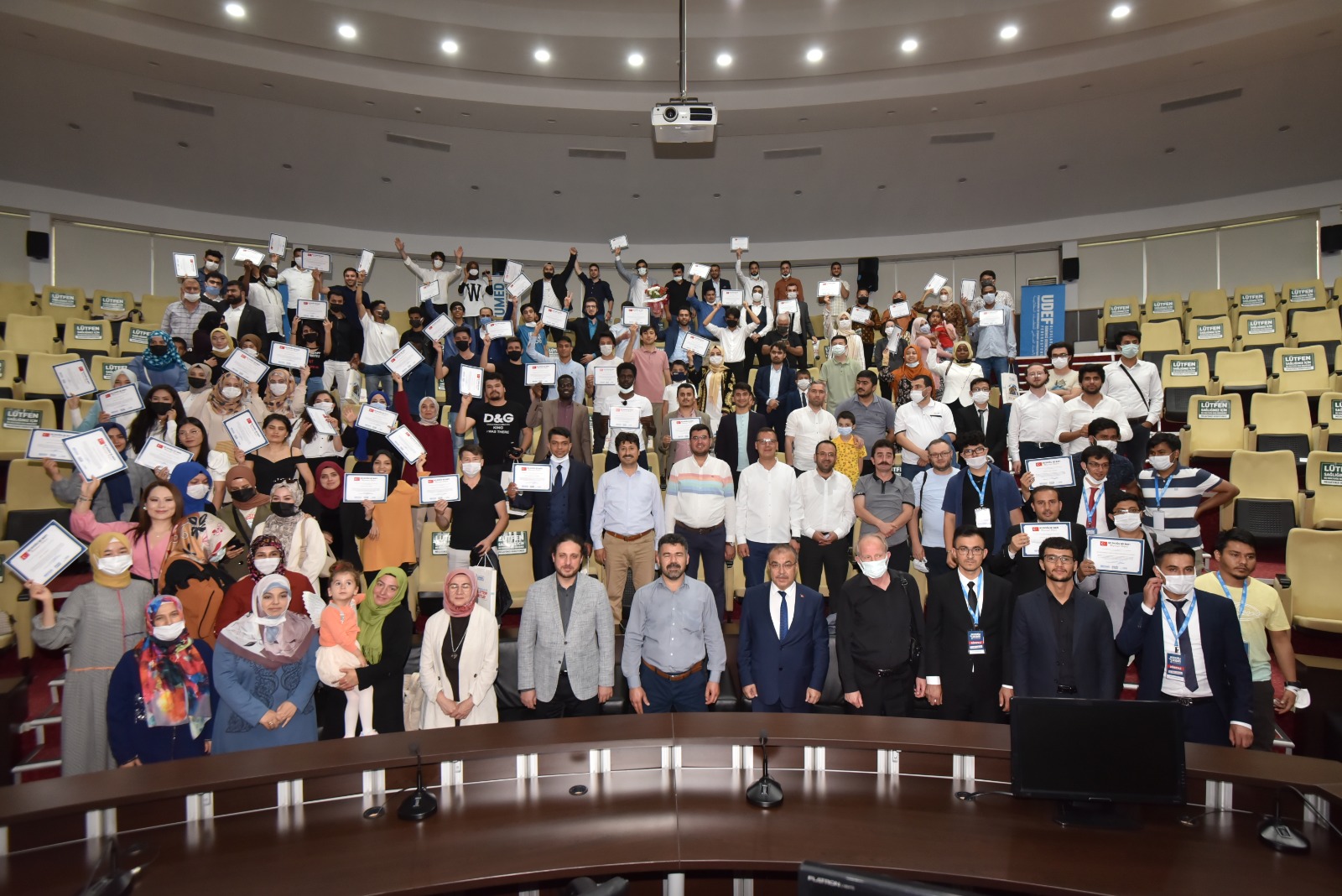Konya’daki uluslararası öğrenciler mezuniyet heyecanı yaşadı