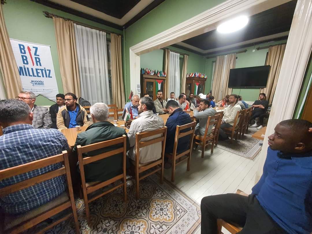 Siyonist Saldırılarda Yakınlarını Kaybeden Filistinli Öğrencilere Taziye Programı