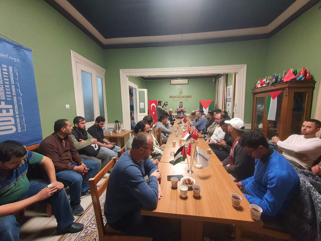 Siyonist Saldırılarda Yakınlarını Kaybeden Filistinli Öğrencilere Taziye Programı