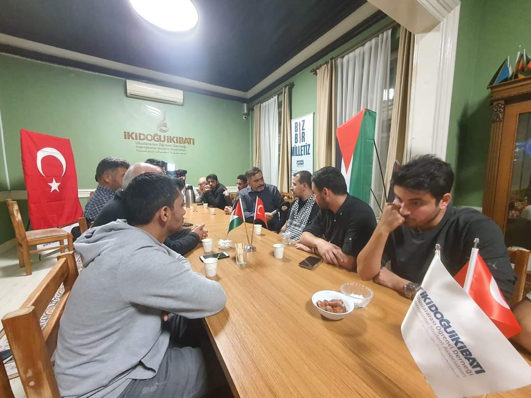 Siyonist Saldırılarda Yakınlarını Kaybeden Filistinli Öğrencilere Taziye Programı