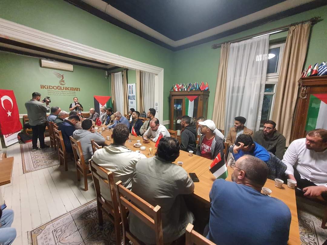 Siyonist Saldırılarda Yakınlarını Kaybeden Filistinli Öğrencilere Taziye Programı