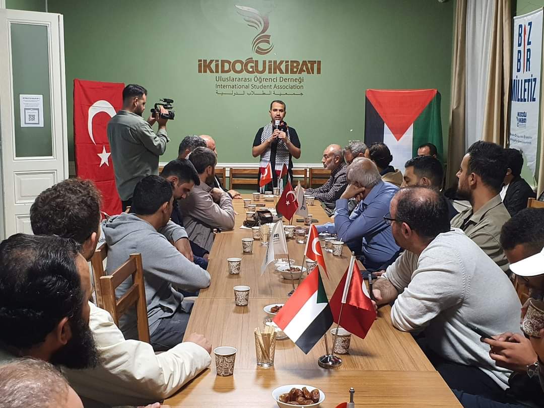 Siyonist Saldırılarda Yakınlarını Kaybeden Filistinli Öğrencilere Taziye Programı