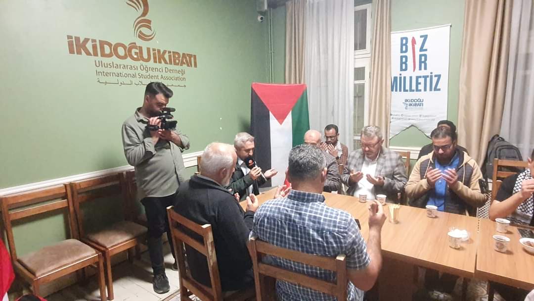 Siyonist Saldırılarda Yakınlarını Kaybeden Filistinli Öğrencilere Taziye Programı