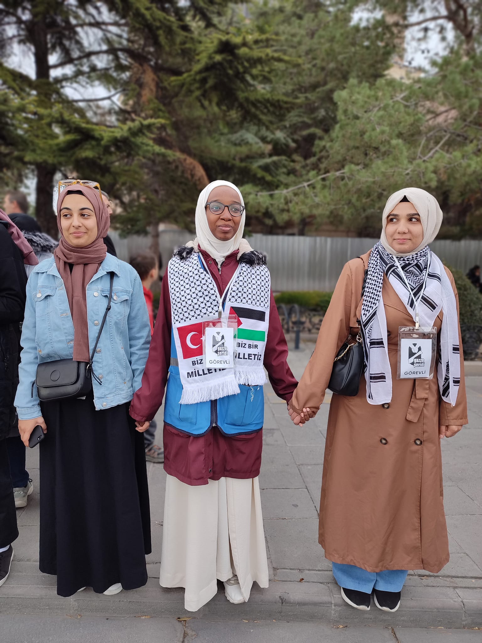 Uluslararası Öğrencilerimiz Filistin'e destek için oluşturulan insan zincirine katıldı